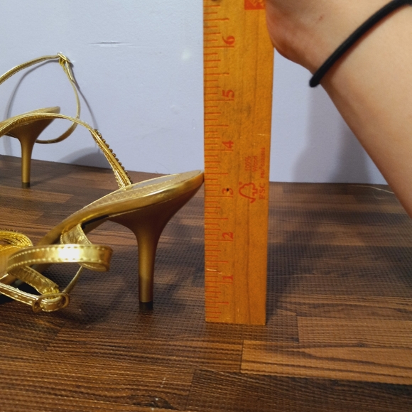 Fancy Women's Frist Sight Gold Heels - Picture 4 of 9